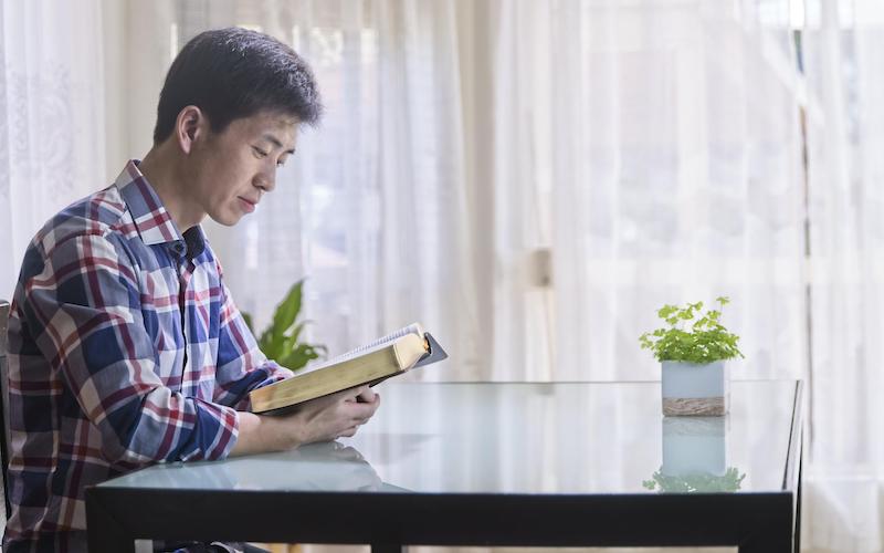 The Pursuit of Spiritual Gifts Is Unrelated to the Attainment of Life