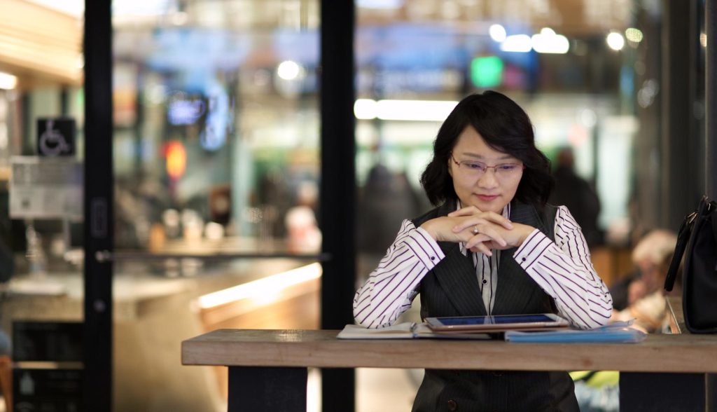 An Honest Hairdresser Is Blessed by God