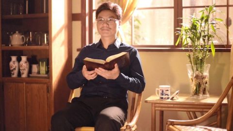 The Preacher reading the Word of God